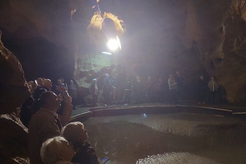 RASTE BROJ POSETA BOGOVINSKOJ PEĆINI